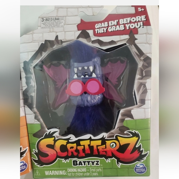 :* 2 new Scritterz Scabz and battyz Interactive Collectible Jungle Creatures - Picture 3 of 10